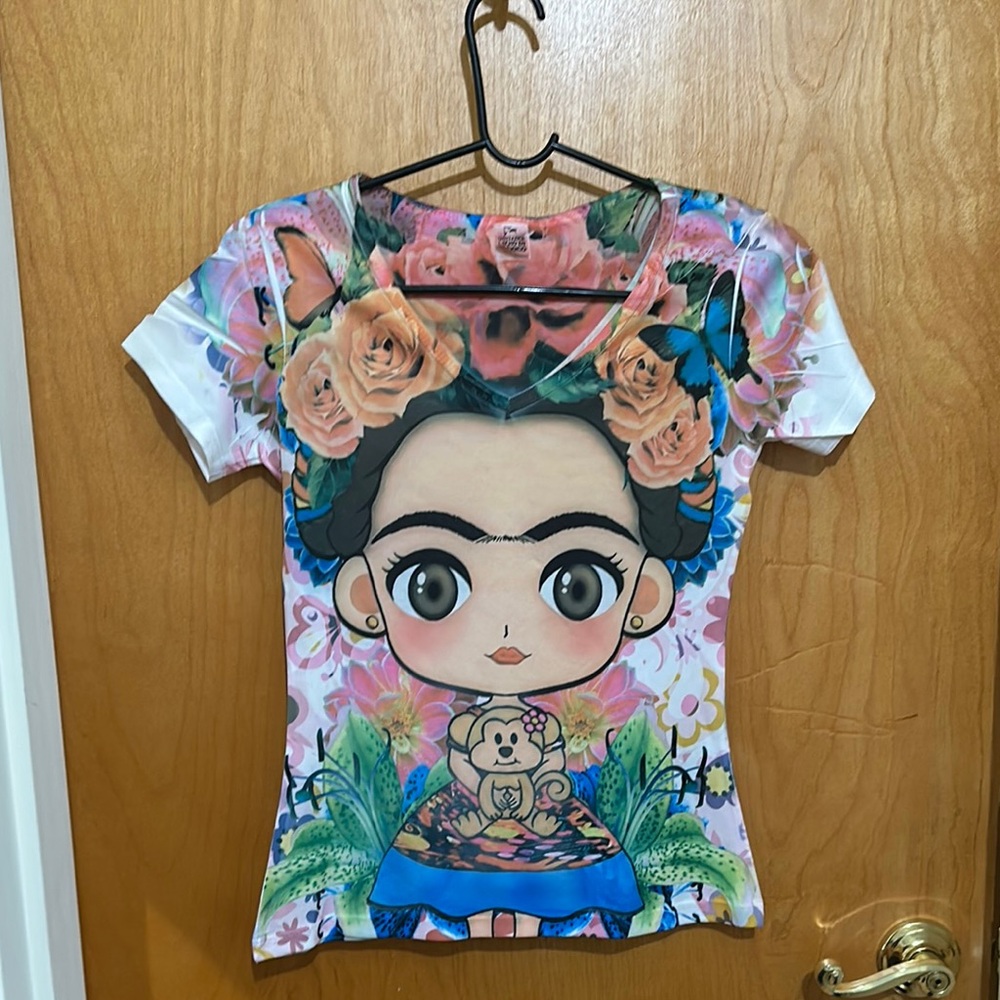 Floral Graphic   size unknown must be adult small